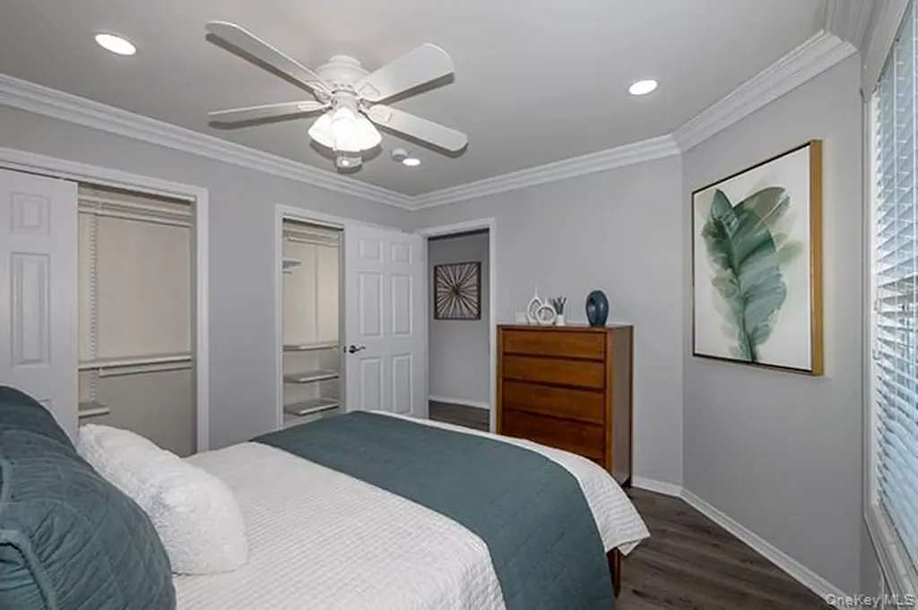 7 Neal Setauket NY 11733