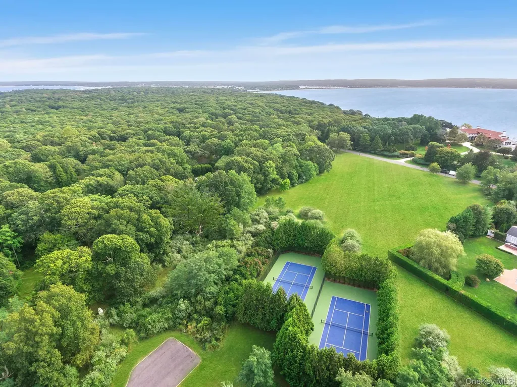 1 Fox Crossing Sag Harbor NY 11963