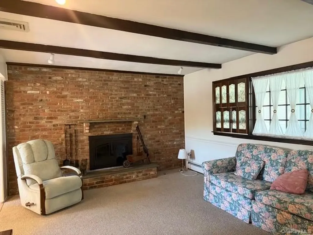 99 Convent Road Syosset NY 11791