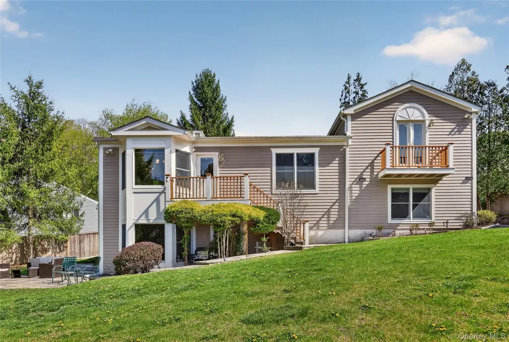 74 Dogwood Lane Pleasantville NY 10570