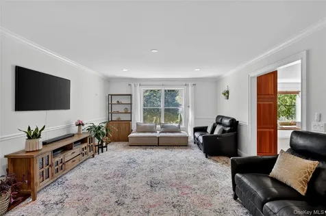 74 Dogwood Lane Pleasantville NY 10570