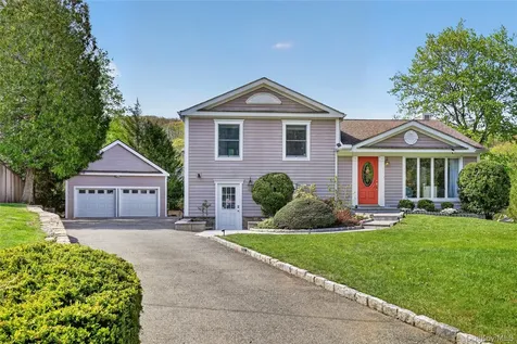 74 Dogwood Lane Pleasantville NY 10570