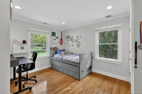 74 Dogwood Lane Pleasantville NY 10570