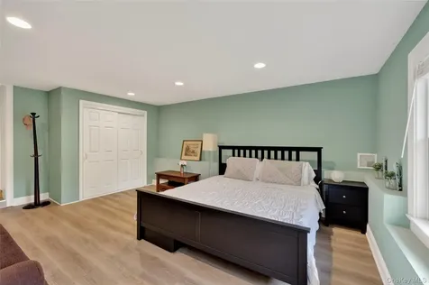 74 Dogwood Lane Pleasantville NY 10570