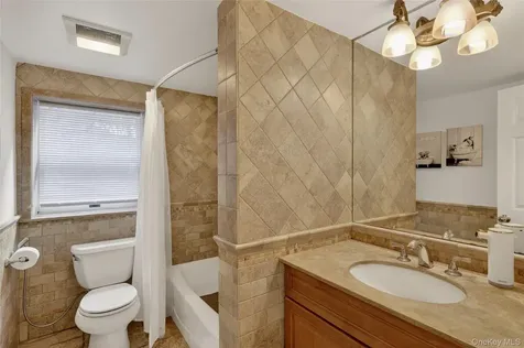 74 Dogwood Lane Pleasantville NY 10570