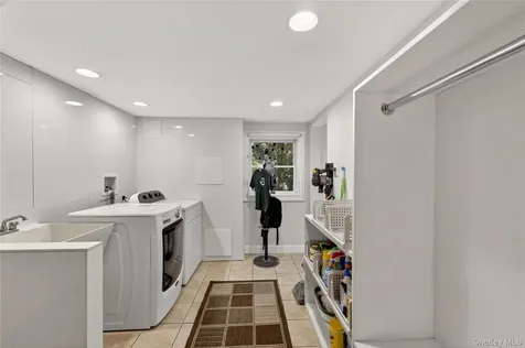74 Dogwood Lane Pleasantville NY 10570