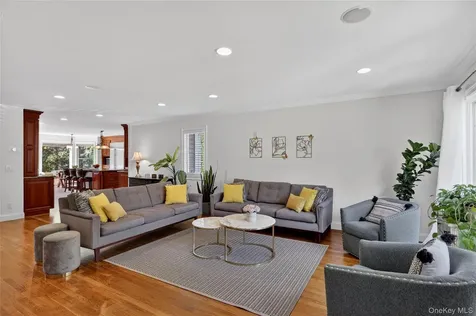 74 Dogwood Lane Pleasantville NY 10570