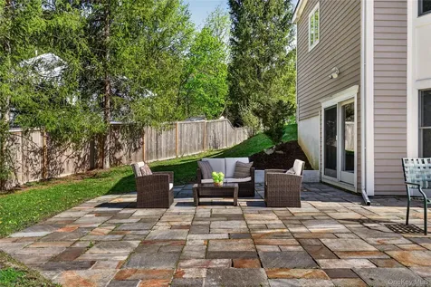 74 Dogwood Lane Pleasantville NY 10570