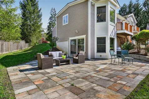 74 Dogwood Lane Pleasantville NY 10570