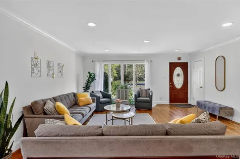 74 Dogwood Lane Pleasantville NY 10570