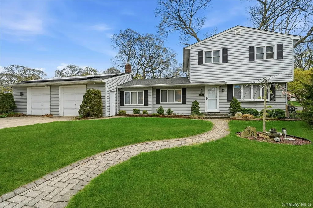 38 Ormond Avenue Selden NY 11784