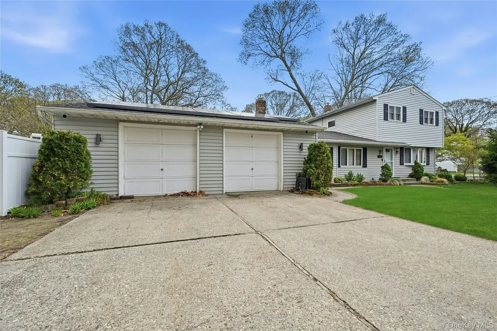 38 Ormond Avenue Selden NY 11784