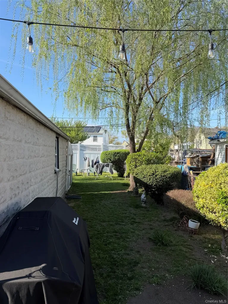 13817 64th Avenue Flushing NY 11367