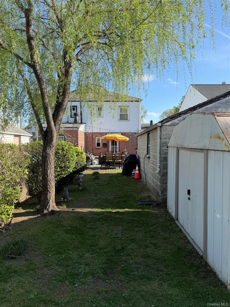 13817 64th Avenue Flushing NY 11367