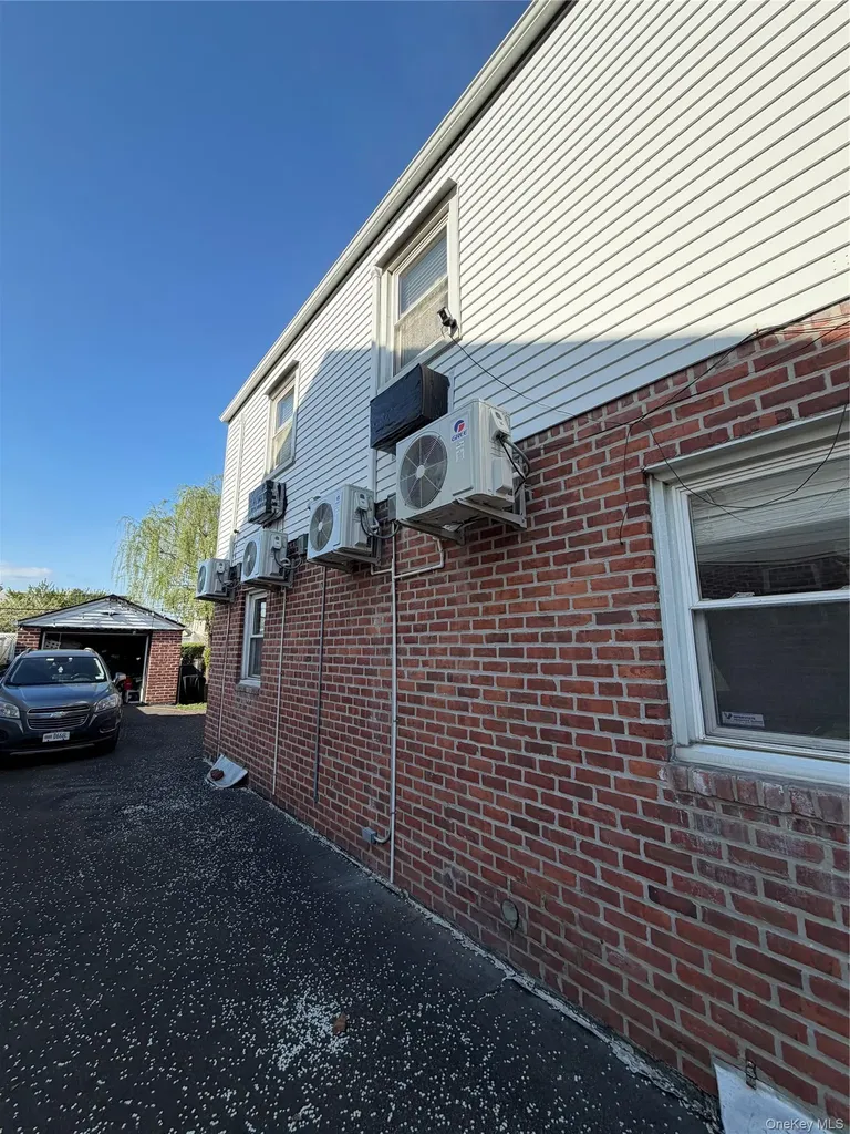 13817 64th Avenue Flushing NY 11367