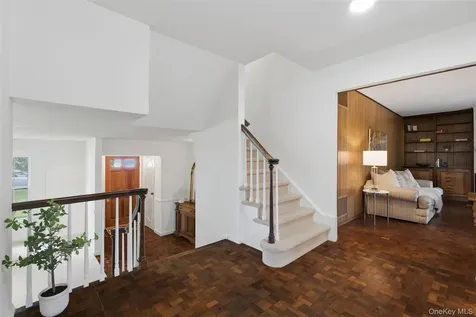 25 Sherwood Drive Larchmont NY 10538