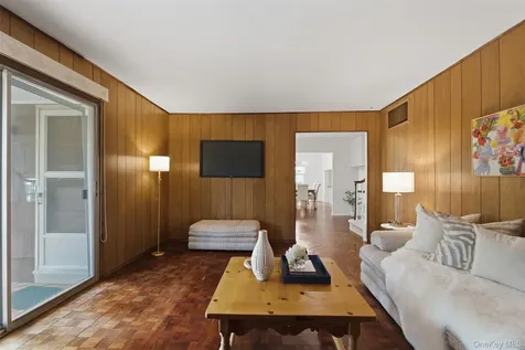 25 Sherwood Drive Larchmont NY 10538