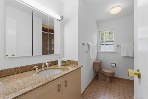25 Sherwood Drive Larchmont NY 10538