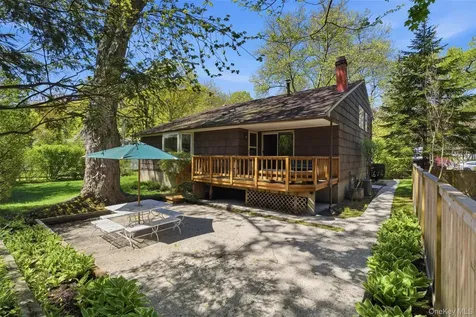 25 Sherwood Drive Larchmont NY 10538