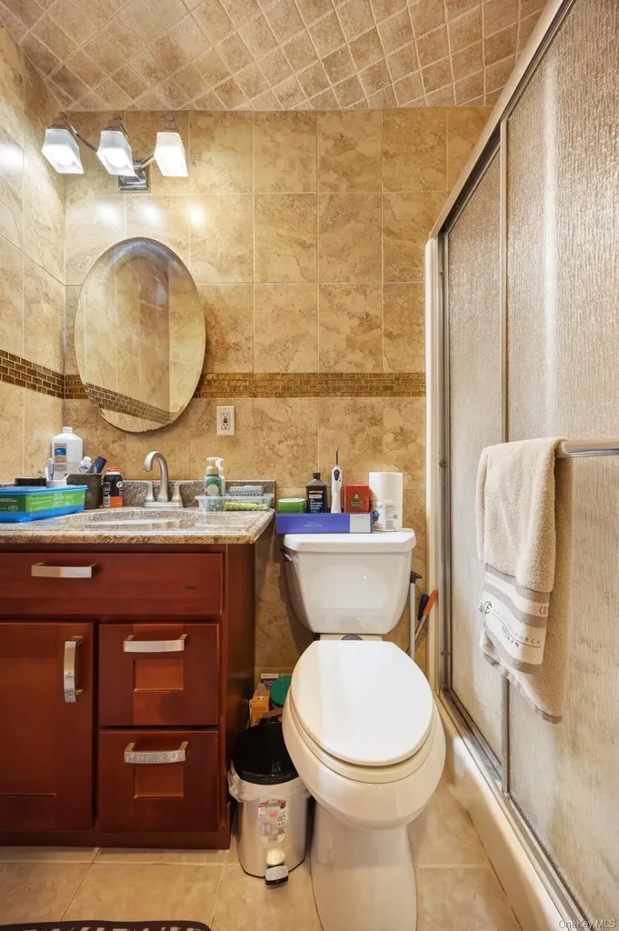 240-43 69 Avenue Douglaston NY 11362