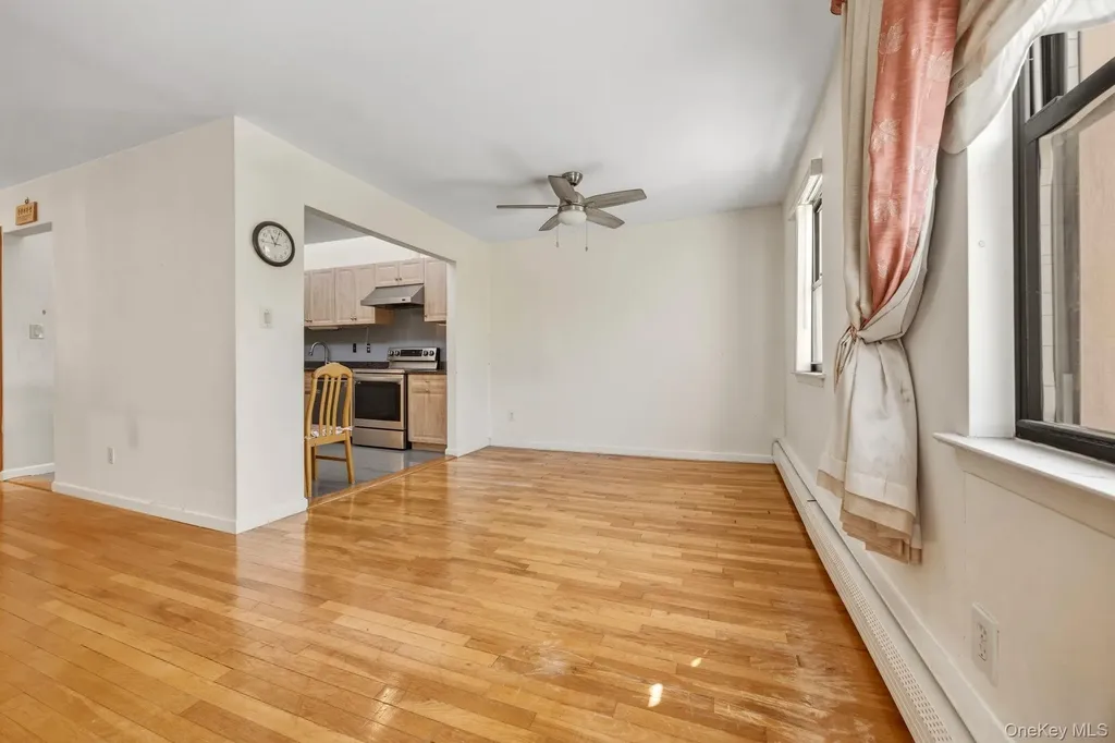 240-43 69 Avenue Douglaston NY 11362
