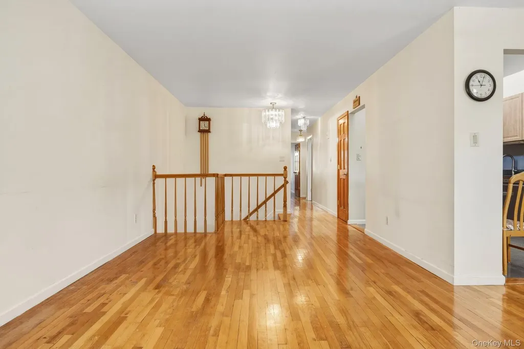 240-43 69 Avenue Douglaston NY 11362