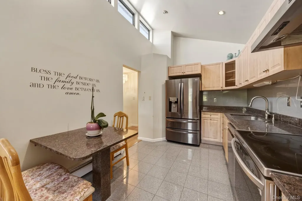 240-43 69 Avenue Douglaston NY 11362