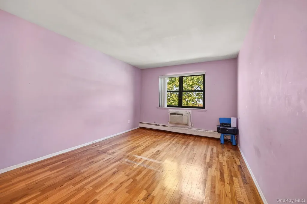 240-43 69 Avenue Douglaston NY 11362