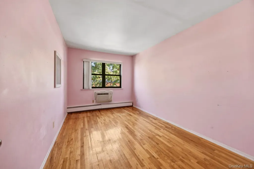 240-43 69 Avenue Douglaston NY 11362