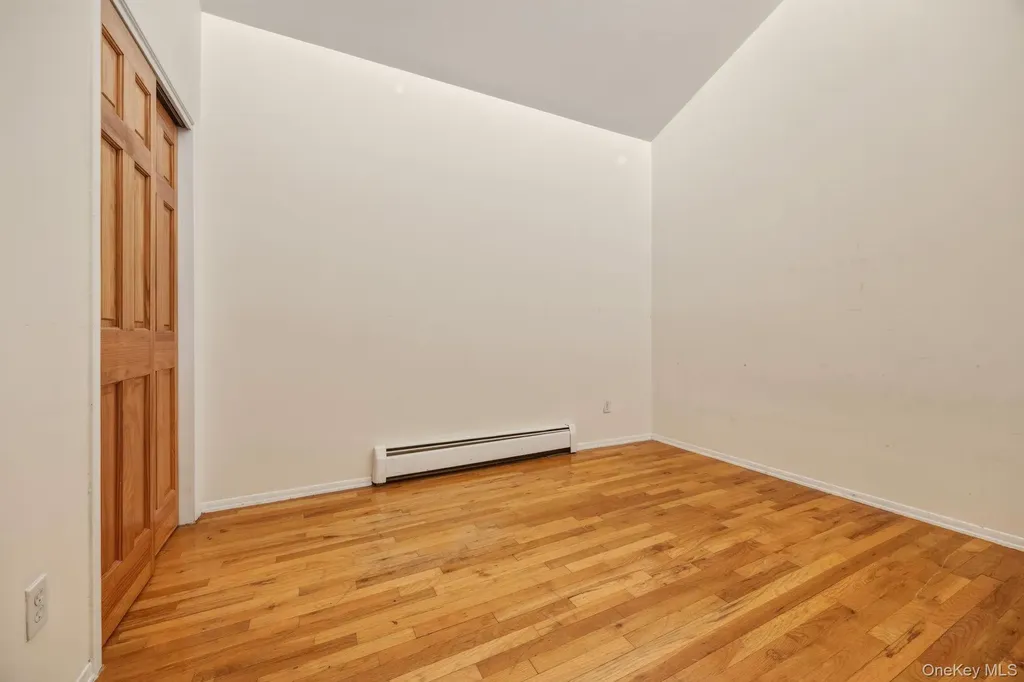 240-43 69 Avenue Douglaston NY 11362