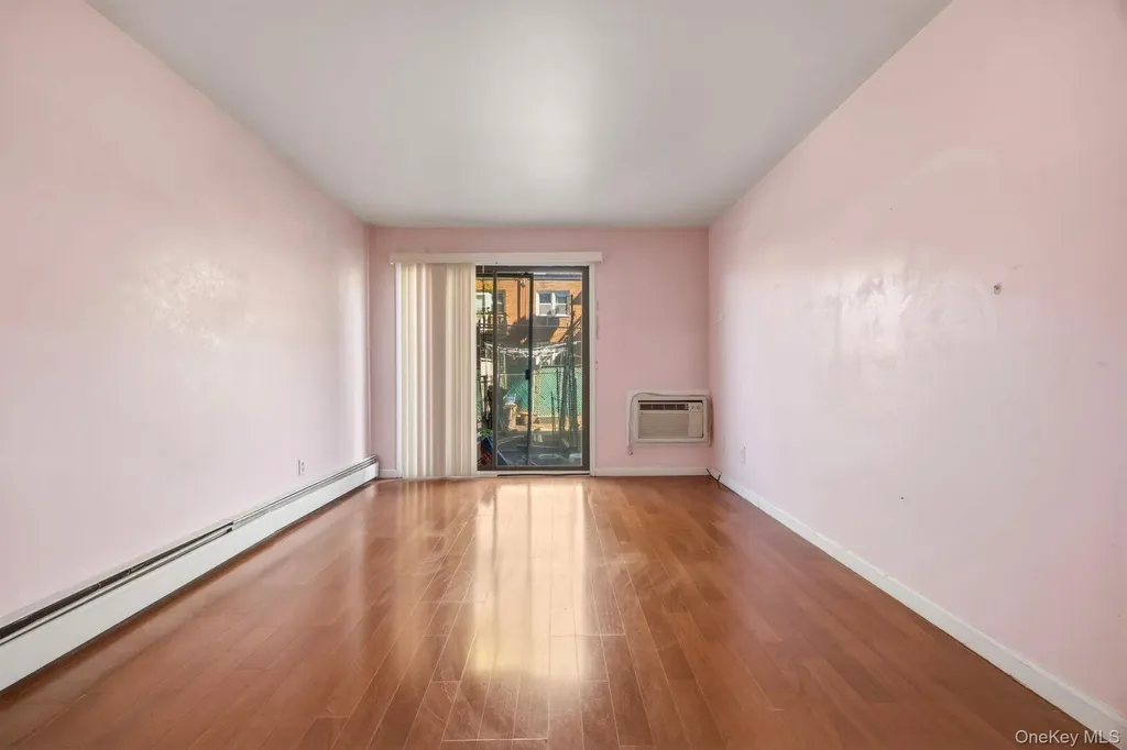 240-43 69 Avenue Douglaston NY 11362