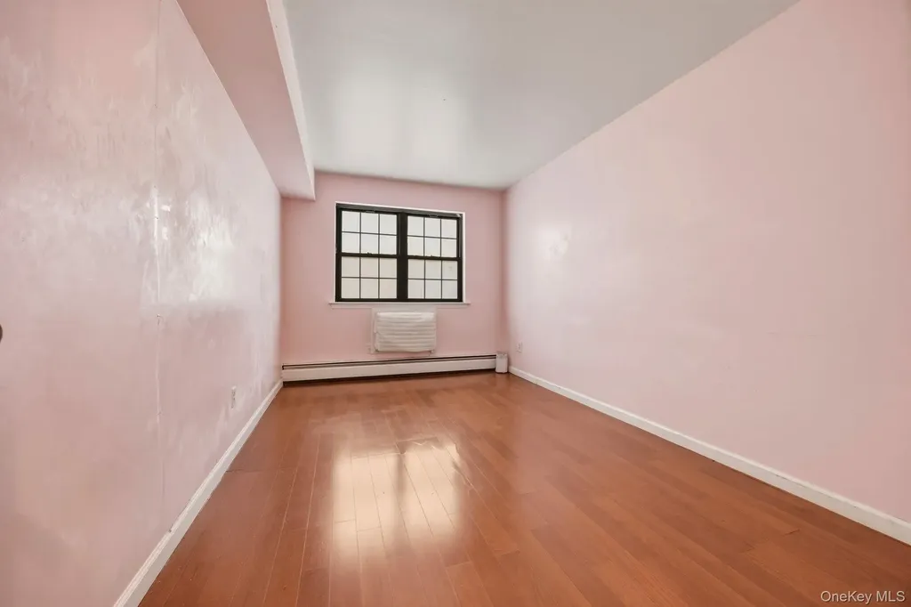 240-43 69 Avenue Douglaston NY 11362
