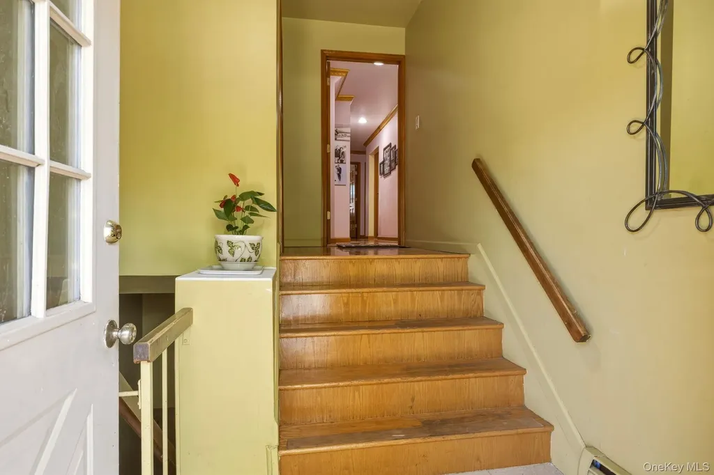 240-43 69 Avenue Douglaston NY 11362