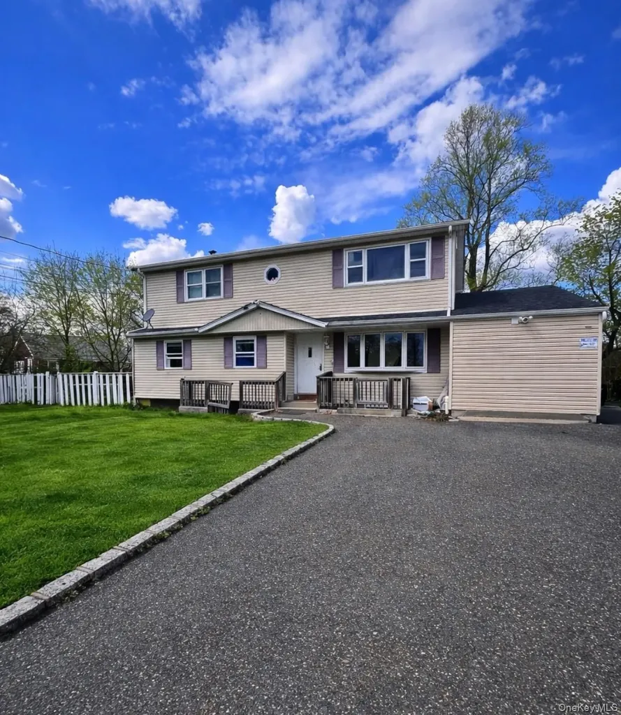 69 Commercial Boulevard Central Islip NY 11722
