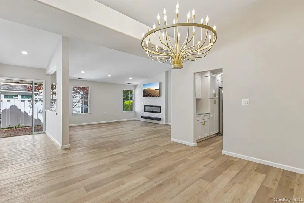 289 Glen Drive Ridge NY 11961