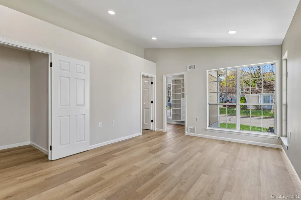289 Glen Drive Ridge NY 11961