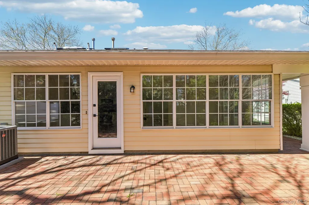 289 Glen Drive Ridge NY 11961