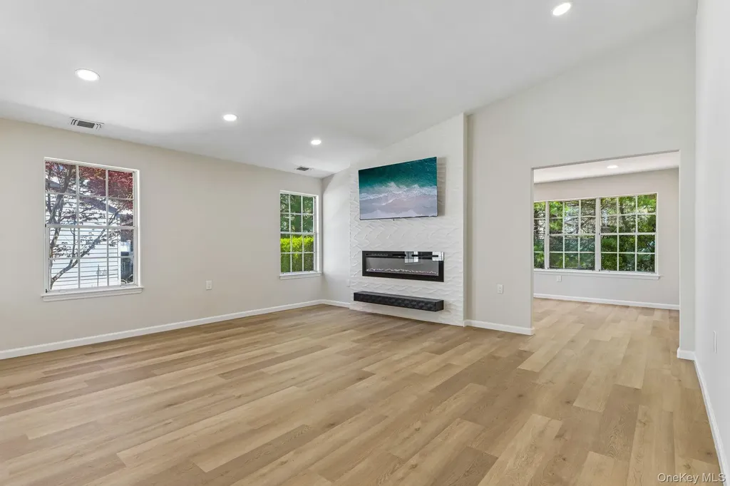 289 Glen Drive Ridge NY 11961