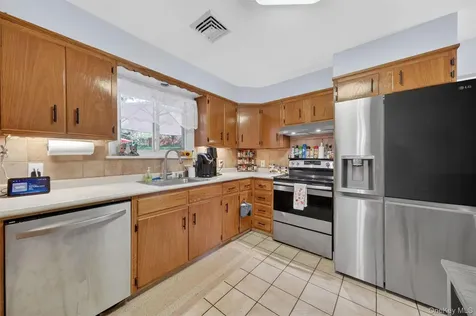 18 Patti Place Hopewell Junction NY 12533