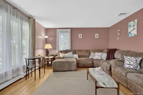 18 Patti Place Hopewell Junction NY 12533