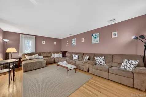 18 Patti Place Hopewell Junction NY 12533