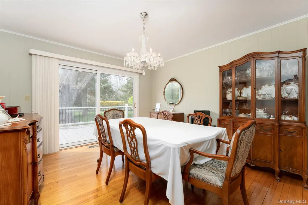 4 Hampton Harbor Lane Hampton Bays NY 11946