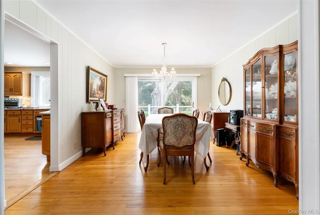 4 Hampton Harbor Lane Hampton Bays NY 11946