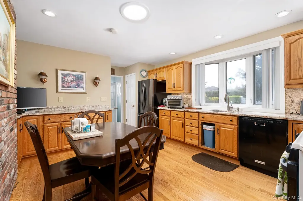 4 Hampton Harbor Lane Hampton Bays NY 11946