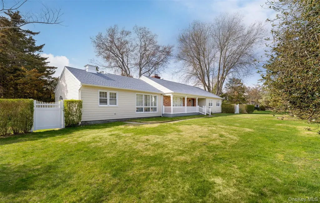 4 Hampton Harbor Lane Hampton Bays NY 11946