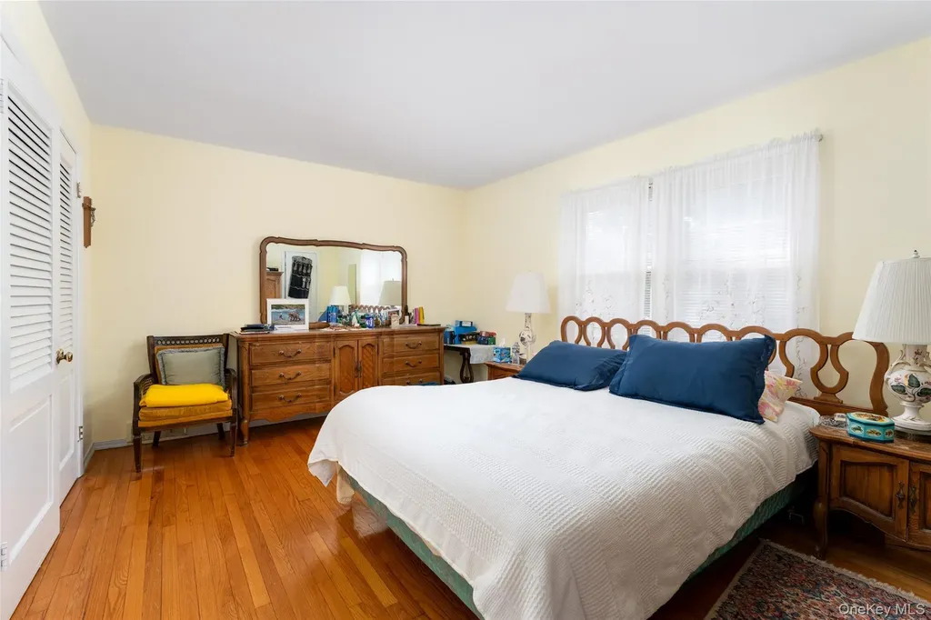 4 Hampton Harbor Lane Hampton Bays NY 11946