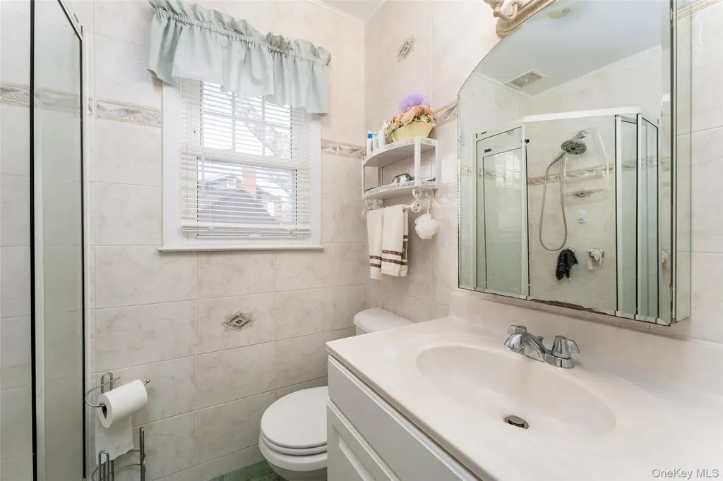 4 Hampton Harbor Lane Hampton Bays NY 11946
