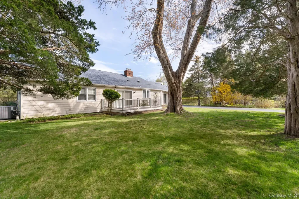 4 Hampton Harbor Lane Hampton Bays NY 11946