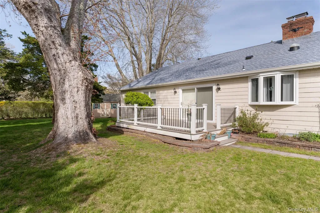 4 Hampton Harbor Lane Hampton Bays NY 11946