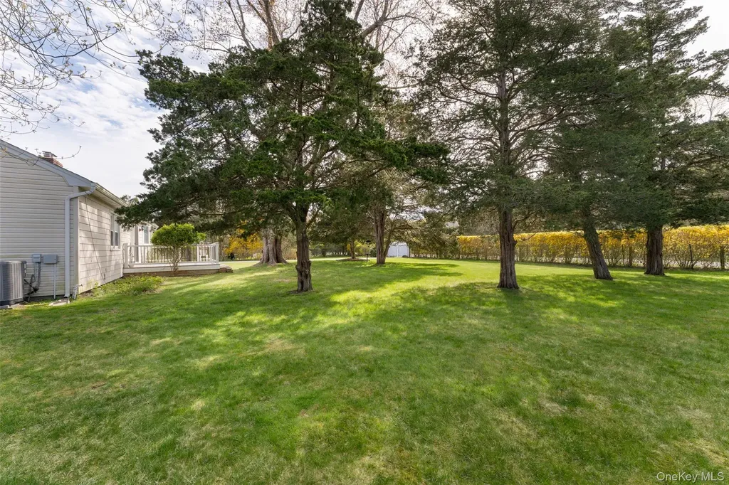 4 Hampton Harbor Lane Hampton Bays NY 11946